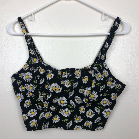 Forever 21 Tops - Forever 21 Daisy Structured Crop Top